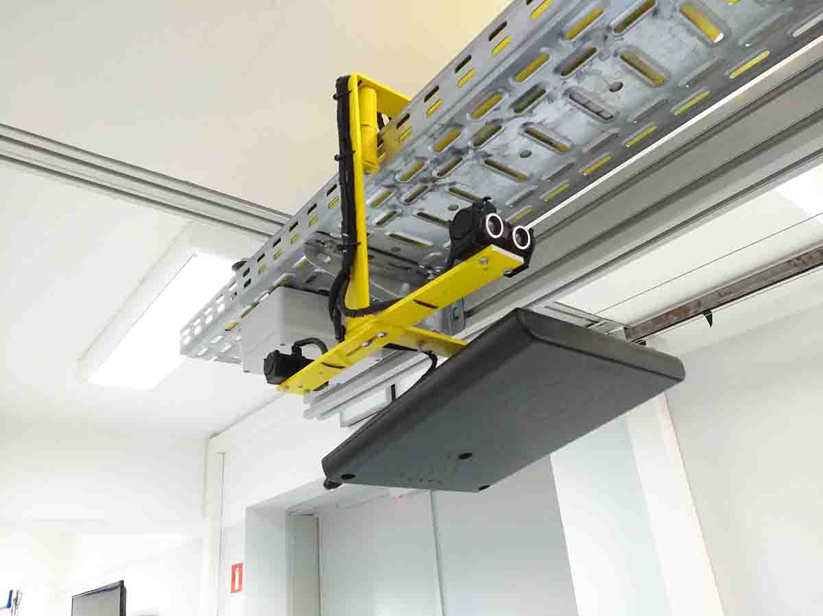 RFID antenne og scanner. Sat i loftet over RFID etiketter
