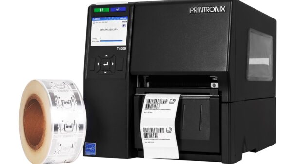 RFID printer. Printer med en RFID etiket.