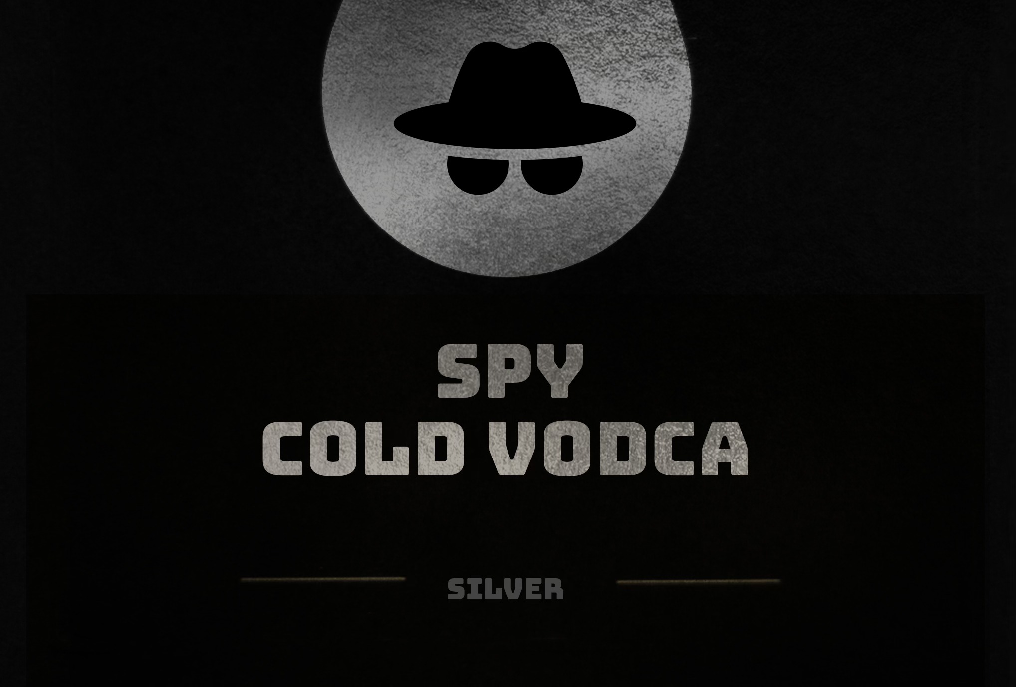 Etiket med sølv folie. Etiket til spritflakser